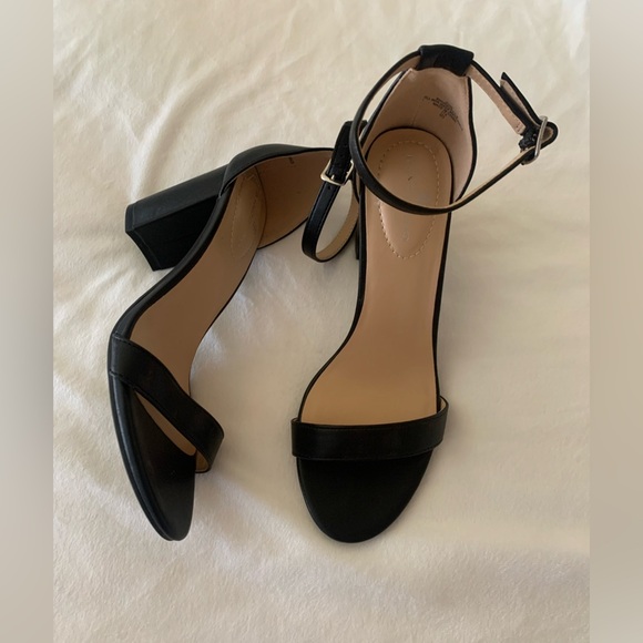 Bandolino block heels size 6.5 - Picture 1 of 7